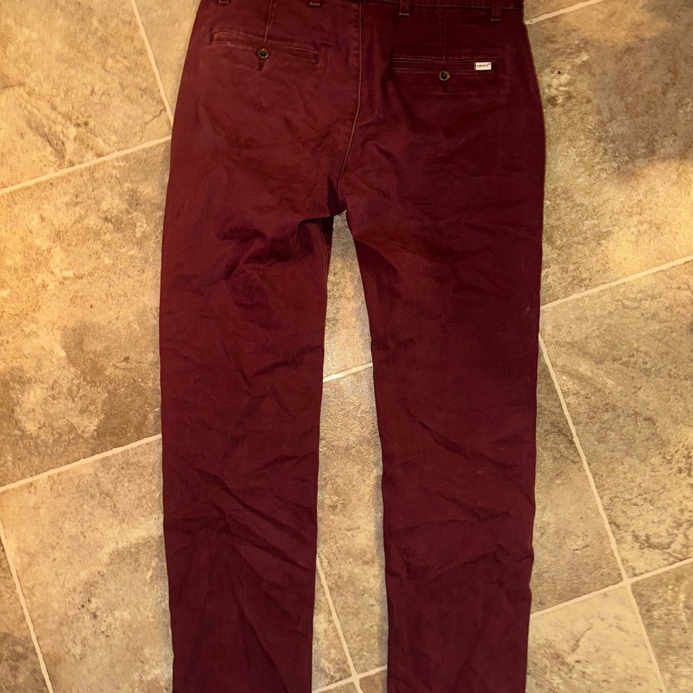 Levi's Men's Maroon Chinos - Picture 5 of 6